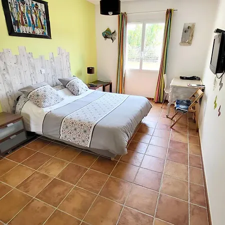 Superbe T5 Climatisee Avec Piscine Privative Et Garage A Casa de Férias
