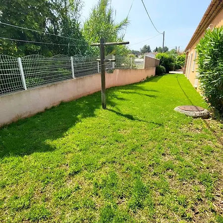 Superbe T5 Climatisee Avec Piscine Privative Et Garage A Casa de Férias
