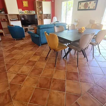 Superbe T5 Climatisee Avec Piscine Privative Et Garage A Casa de Férias *