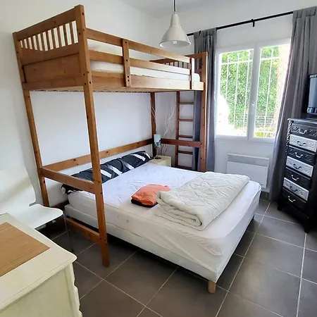 Superbe T5 Climatisee Avec Piscine Privative Et Garage A Six-Fours-les-Plages
